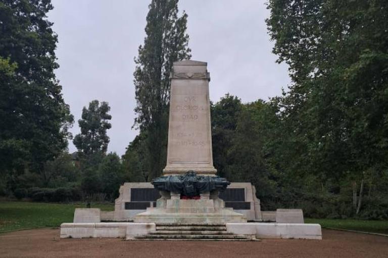 Cenotaph in Christchurch Park